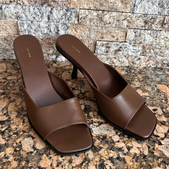 The Row Lauren Leather Kitten-Heel Mules in Cipria - Picture 6 of 14